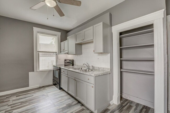 Photo - 3643 W 8th St Unit 2
