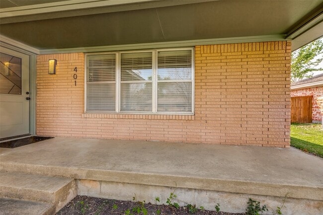 Photo - 401 Daisy Dr