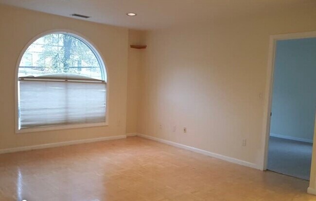 60 Longwood Ave Unit 3##