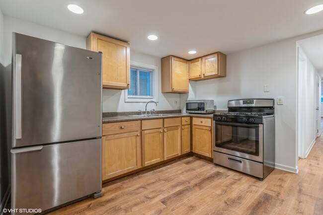 Photo - 3721 N Ashland Ave Unit G