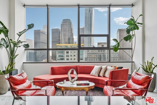 Building Photo - 1100 Wilshire Blvd Unit 1810