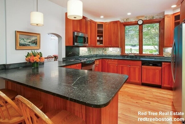 Building Photo - 75 Somerset Rd Unit 1 Rental