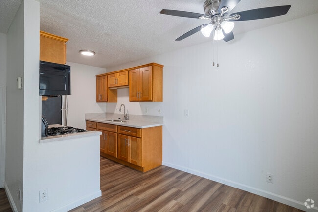 2BR, 1BA - 743SF - Dining Room