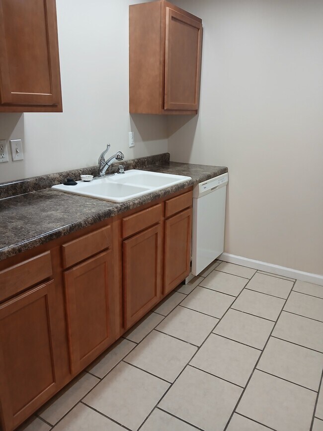 Photo - 1009 Briarwood Rd