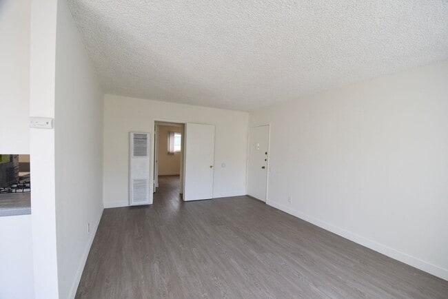 Photo - 10843 Kling St Unit 05