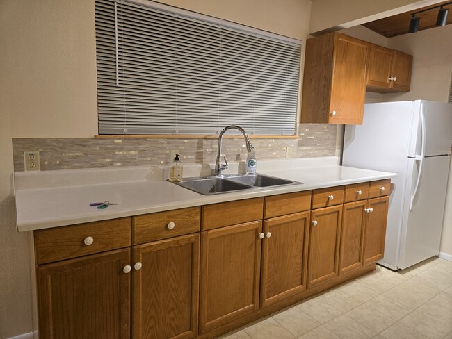 Kitchen - 4555 Ridgeway Dr Apartamentos Unidad #C