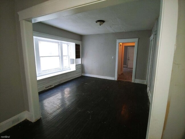 Photo - 3 br, 1 bath Triplex - 1414 East 110th Str...
