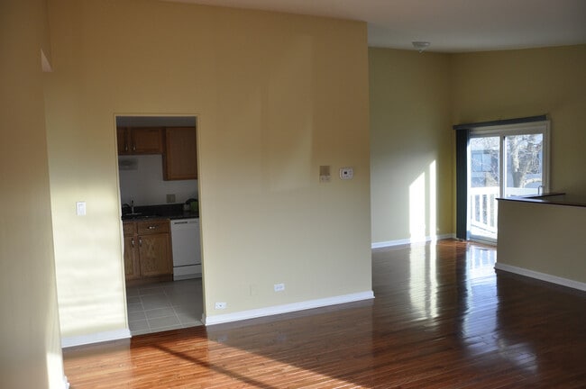 Photo - 415 Harrison Ct Unit 415