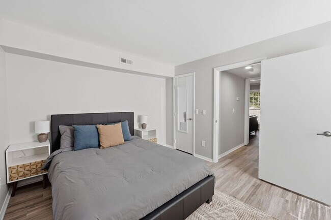 Photo - 4915 Arcadian Ct Unit SI FL2-ID1613227P