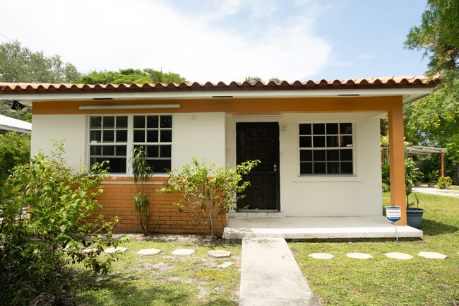 Building Photo - 833 NW 106th St Unit E Rental