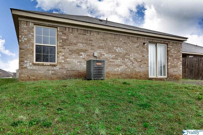 Photo - 140 Harold Murphy Dr