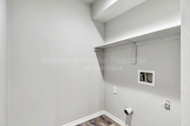 Photo - 925 Farmington Rd