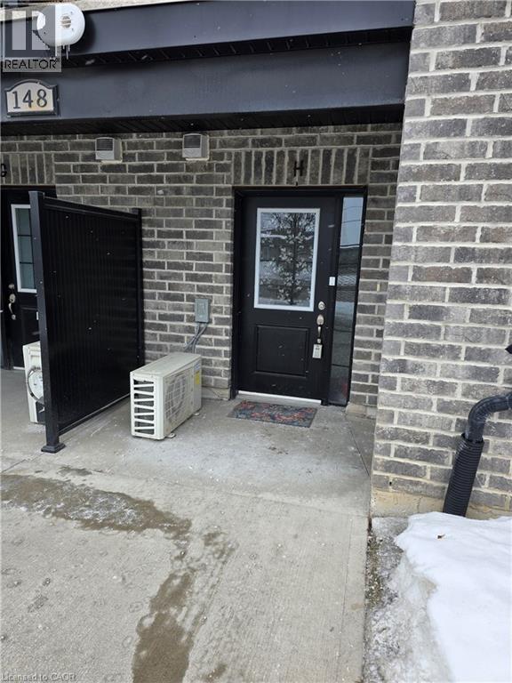 Photo - 148 Rochefort St. Unit H
