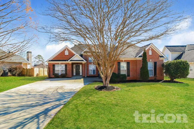 Building Photo - 903 Ember Ct