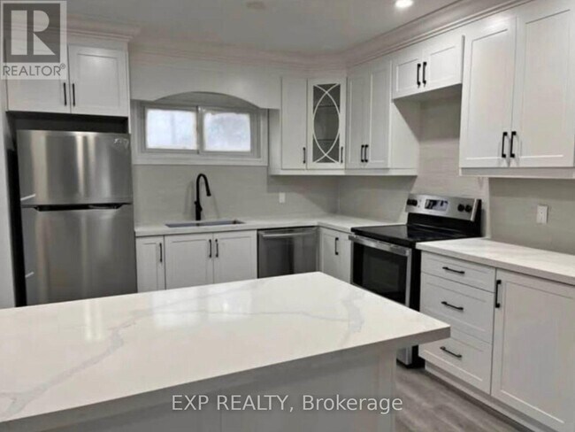 Photo - 5051 Huron St