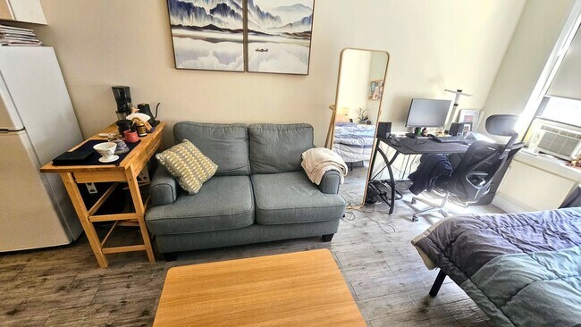 Photo - 403 E 73rd St Apartment