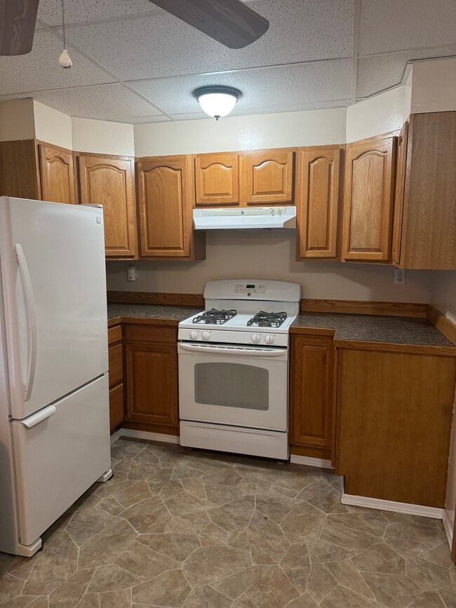 Building Photo - 4 Hart St Unit Downstairs Rental