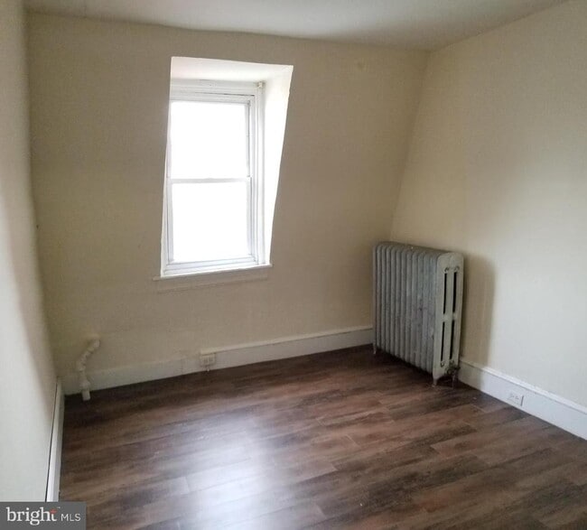 Photo - 349 N 2nd St