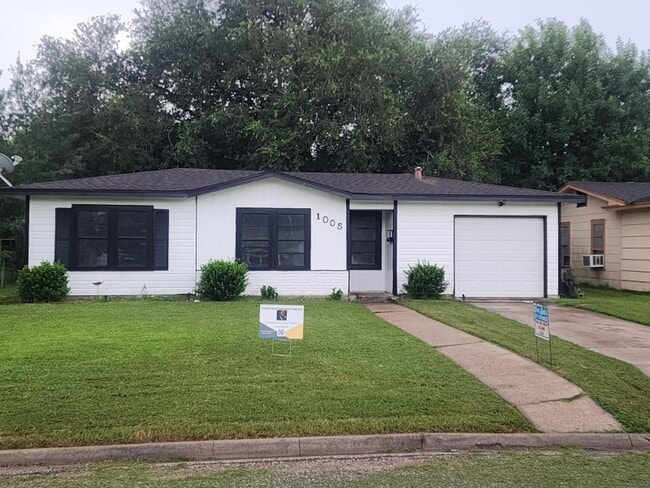 Photo - 1005 E Polk Ave House