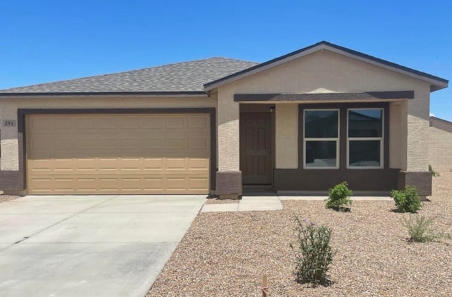 Building Photo - Charming 3 bed 2 bath home located in Eloy!