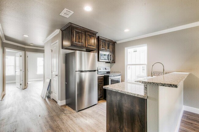 Photo - 2009 Rockview Dr Unit 201