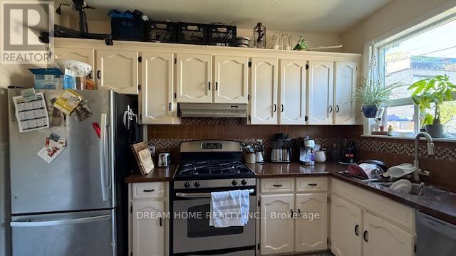 Photo - 364 Harbord St