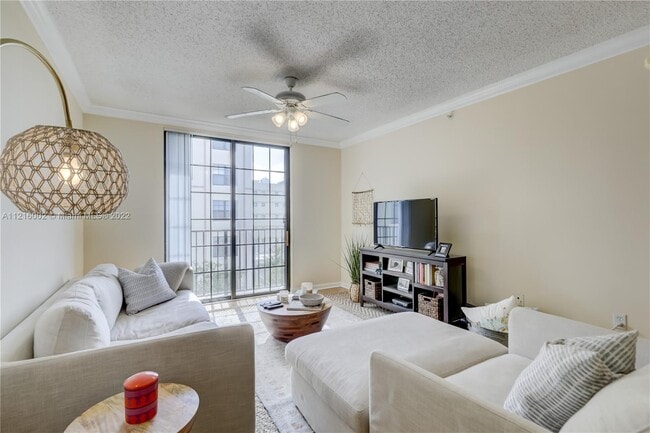 Photo - 1919 Van Buren St Unit 620A