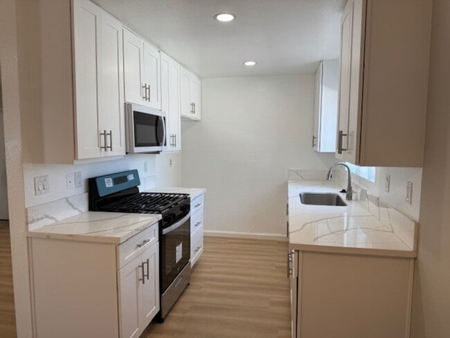 Photo - Newly Remodeled 2 Bedroom in Inglewood!!! Must See! Unit 05