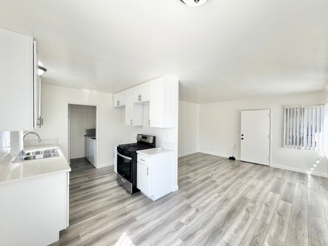 636 Aerick St Unit 2