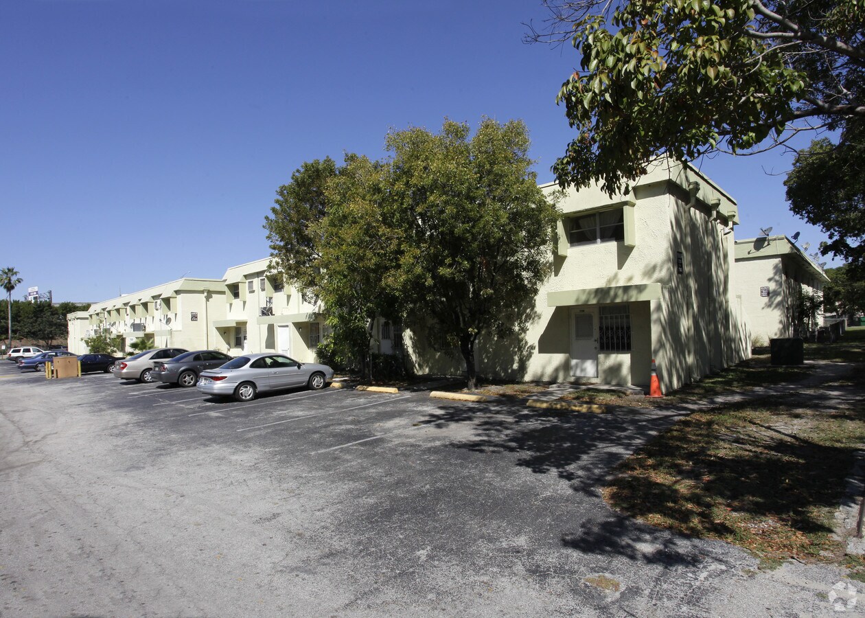 Town Park Plaza South - Town Park Plaza South