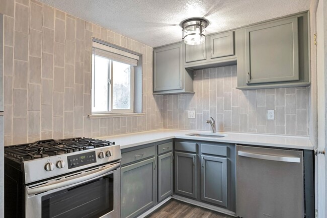 Photo - Adorable 2bedroom 1 bathroom Apartment Unit 1443