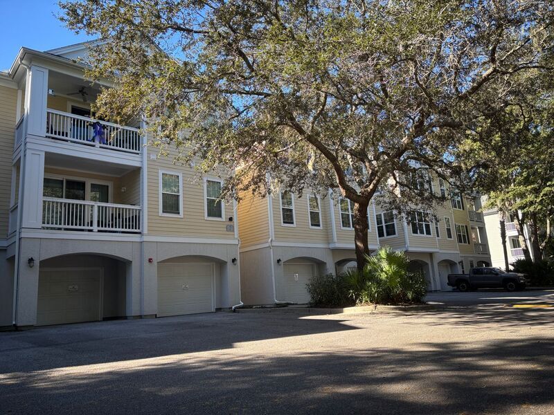 Photo - 60 Fenwick Hall Allee