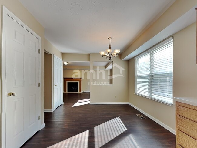 Photo - 15 Churchill Manor Ct