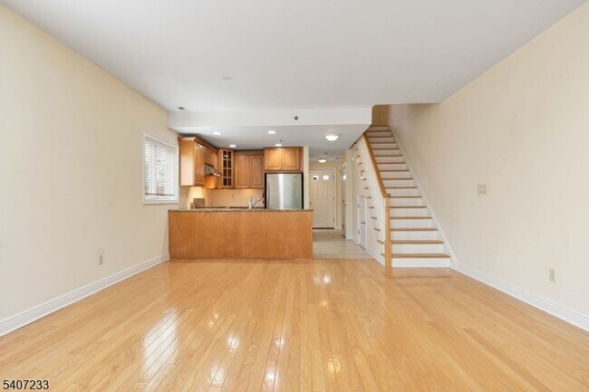 Photo - 453 Springfield Ave