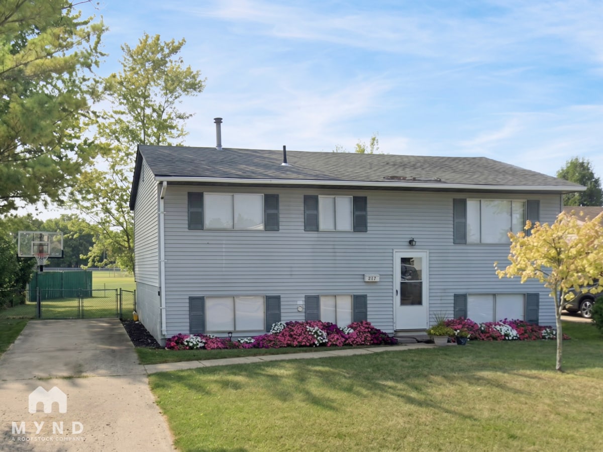 Photo - 217 Parkdale Dr