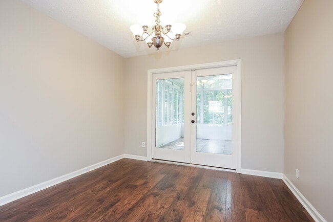 Photo - 317 Hunters Chase Dr