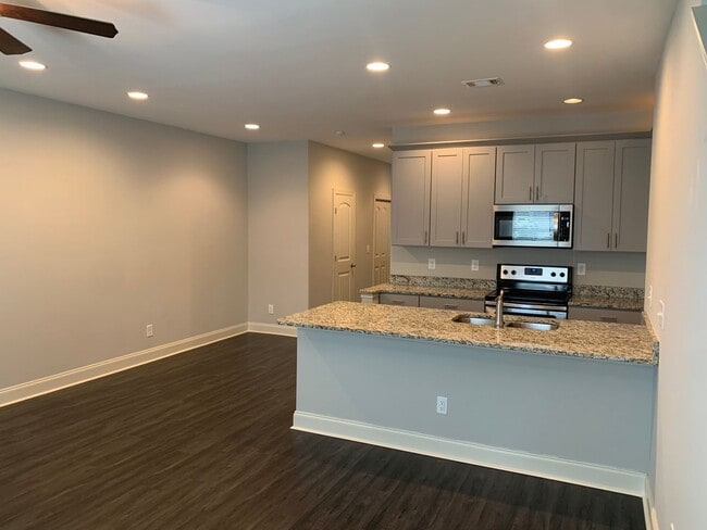 Photo - Pristine 3 Bedroom Unit at Eagle Ridge Tow...