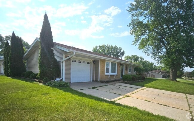Building Photo - 729 Springinsguth Rd Rental