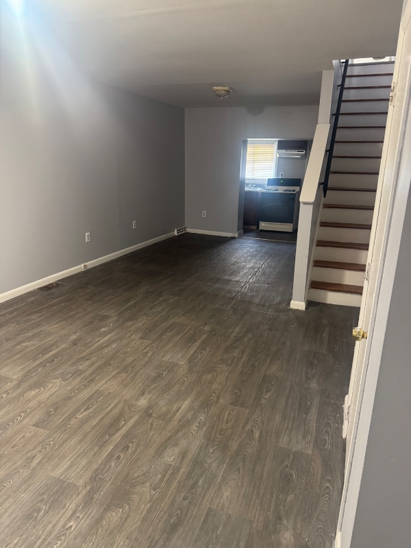 Building Photo - 2022 Newcomb St Rental