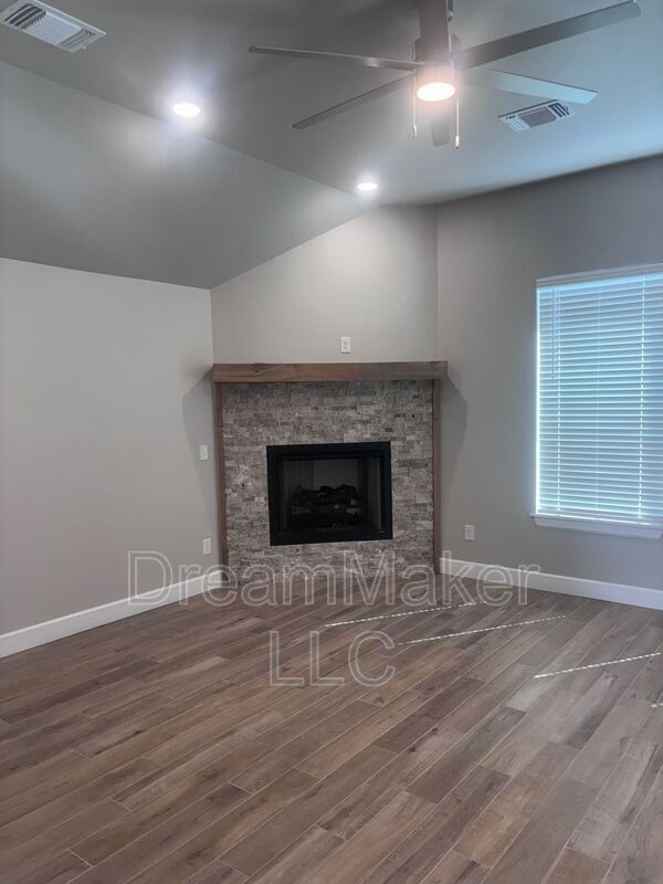 Photo - 3010 Hollow Crest Ln