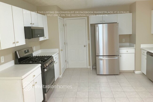 Photo - 170 Kentshire Pl NW