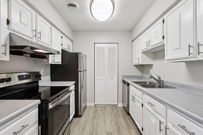 Photo - Williamsburg South