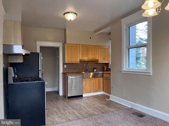 Photo - 4043 20th St N