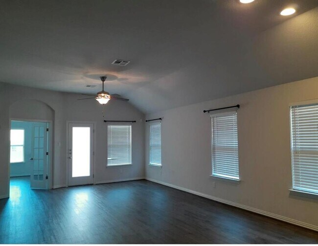 Photo - 22020 Abigail Way