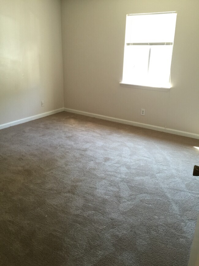 2388 Lawrenceville Hwy Unidad Room for Rent