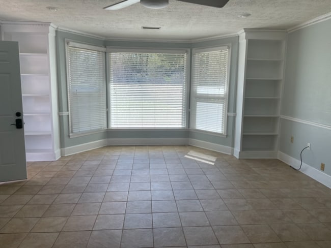 Photo - 4725 Dana Terrace SW