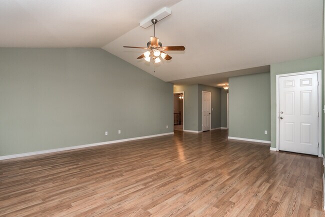 Photo - 5 Wreston Ln