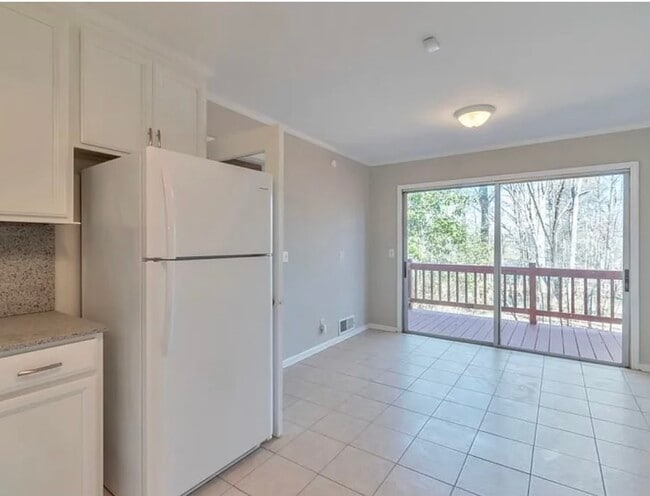 Photo - 2493 Shallowford Rd