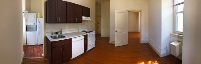 Building Photo - 3827 Walnut St Unit 3F