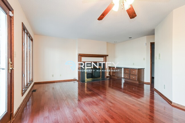 Photo - 123 Tiger Ln